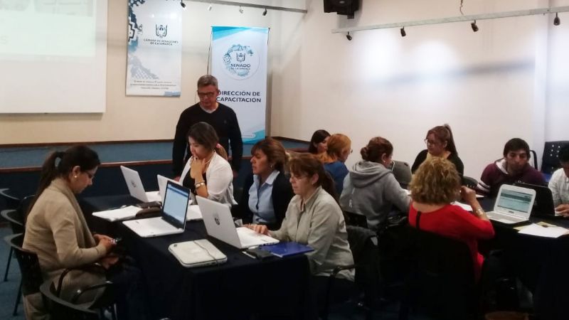 Trabajadores del Senado se capacitaron en el uso didáctico del aula virtual