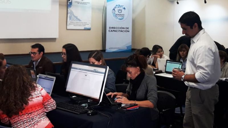Trabajadores del Senado se capacitaron en el uso didáctico del aula virtual