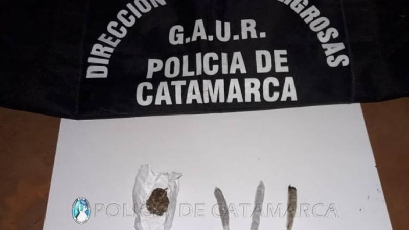 Arrestan a tres jóvenes y secuestran Marihuana en Santa María