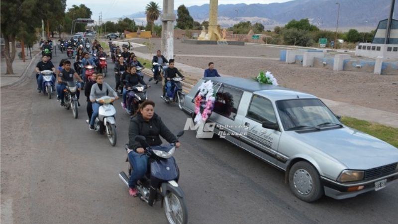 Conmovedora despedida a la joven asesinada en Fiambalá