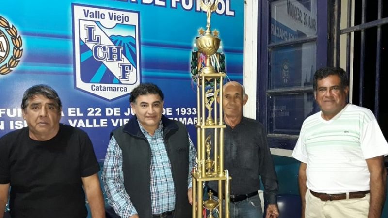 San Martín-Obreros, con trofeo incluido abren Las Chacras