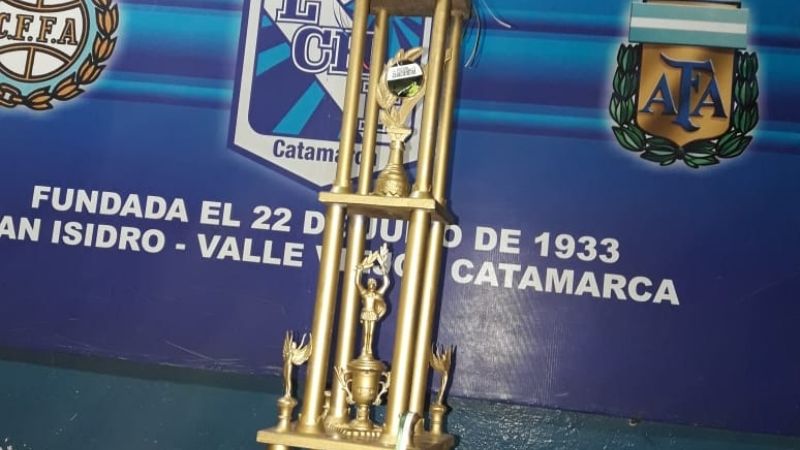 San Martín-Obreros, con trofeo incluido abren Las Chacras