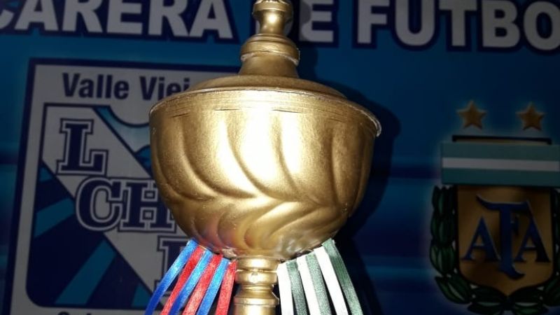 San Martín-Obreros, con trofeo incluido abren Las Chacras