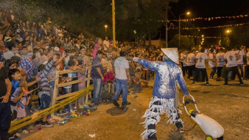 Arrestan a tres jóvenes borrachos y molestos en el carnaval de FME