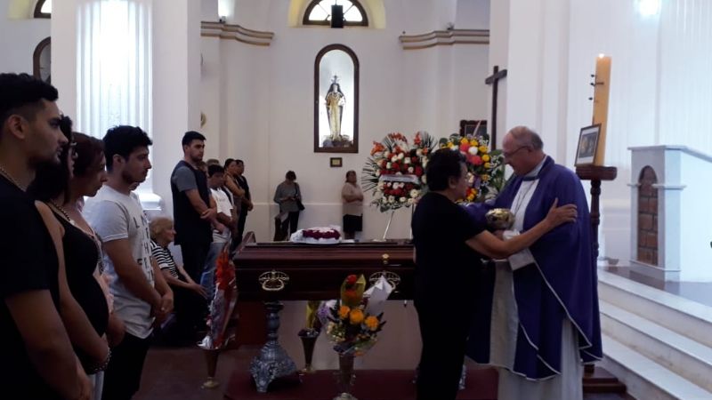 El Padre Antonio Bulacio recibió el último adiós en su Belén natal