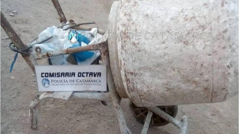 Aprehenden a dos jóvenes y secuestran una máquina hormigonera