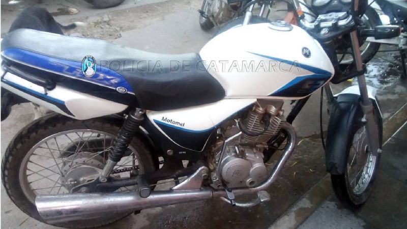 Aprehenden a dos jóvenes y secuestran una máquina hormigonera