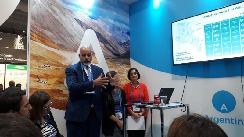 Lucía presentó en Canadá “las oportunidades mineras en Catamarca”