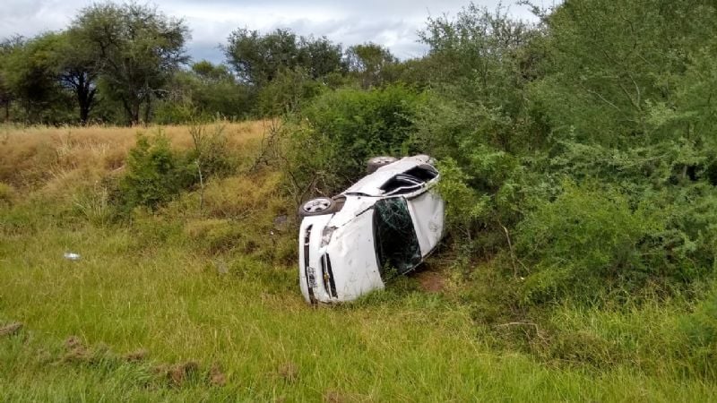 Joven herido y hospitalizado tras un vuelco en la ruta 38