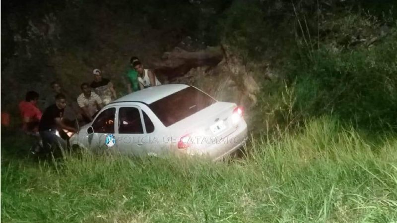 Perdió el control y cayó a un costado de banquina en la Quebrada de Moreira