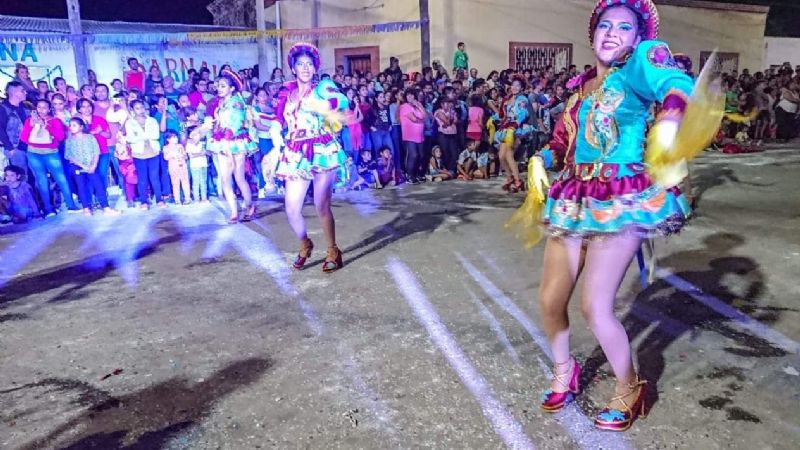 Recreo despidió los carnavales a pura fiesta