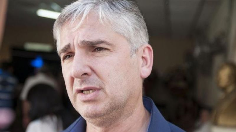 A full, militando el ajuste