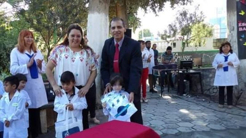 Iniciaron las clases y entregaron guardapolvos en Mutquín