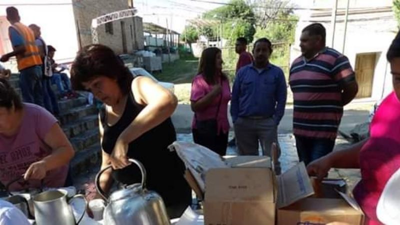 Iniciaron las clases y entregaron guardapolvos en Mutquín