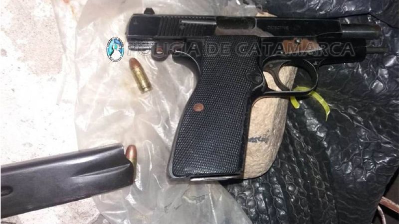 Rescatan a un hombre que iba atentar contra su vida con una pistola