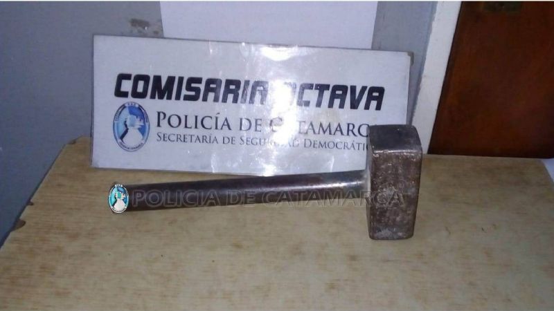 Joven intentó agredir a una mujer con una maza