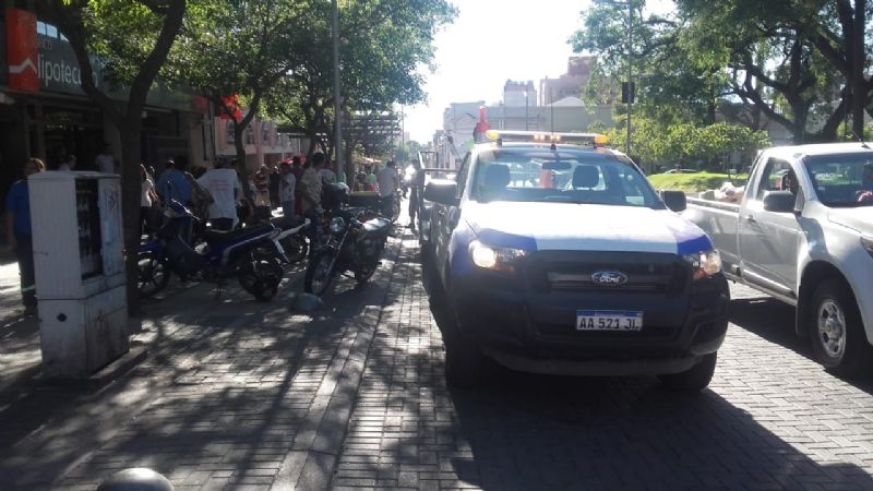 Multas para todos los motociclistas que estacionen indebidamente