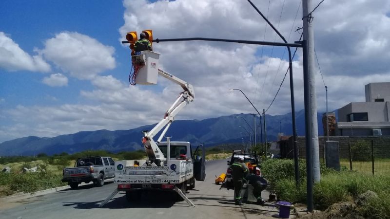 Nuevo sistema de semaforización en Av. Güemes Oeste