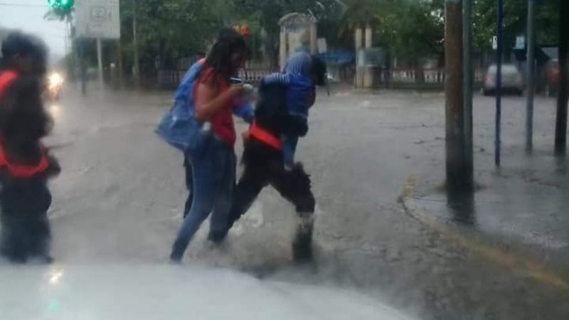 Las imágenes del día: Policías protagonistas