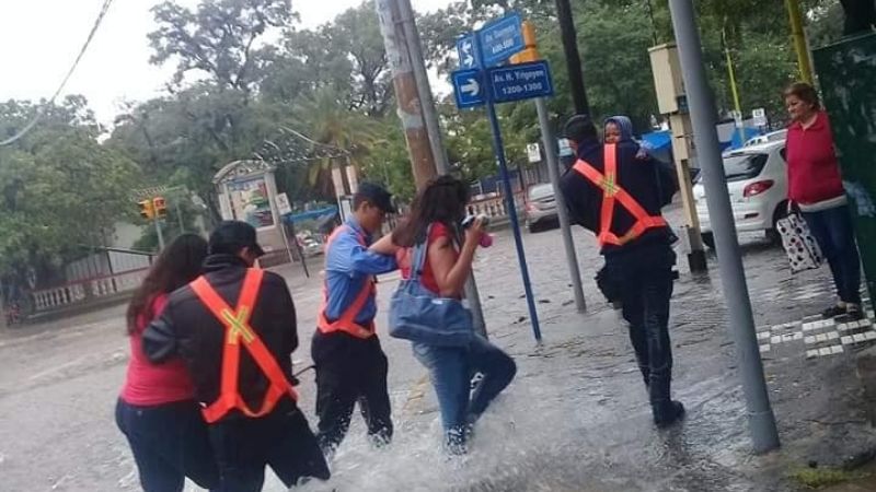 Las imágenes del día: Policías protagonistas