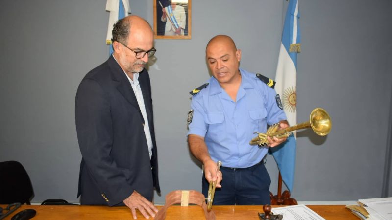 Reconocen la labor de joven Luthier de la Policía