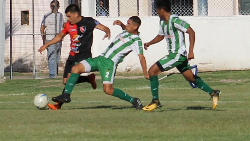 Defensores de Esquiú con el líder San Luis, en Las Chacras