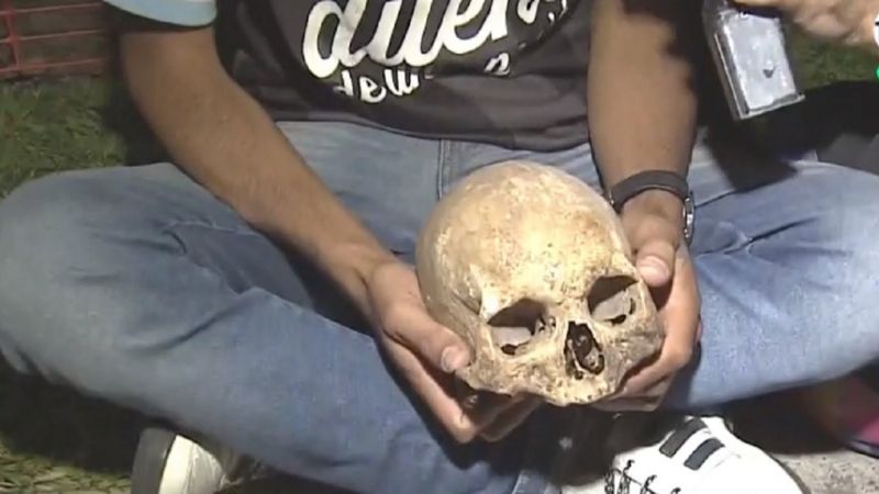 Un hincha de Racing llevó el cráneo de su abuelo a los festejos del campeón