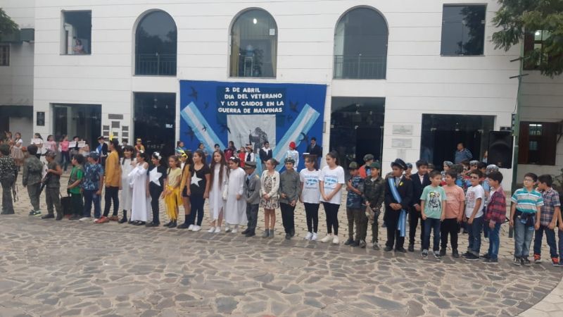 Alumnos de La Fray conmemoraron el 2 de abril