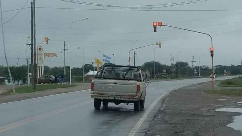 Semáforos no autorizados en la ruta 157