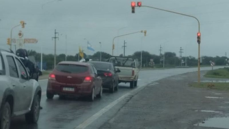 Semáforos no autorizados en la ruta 157