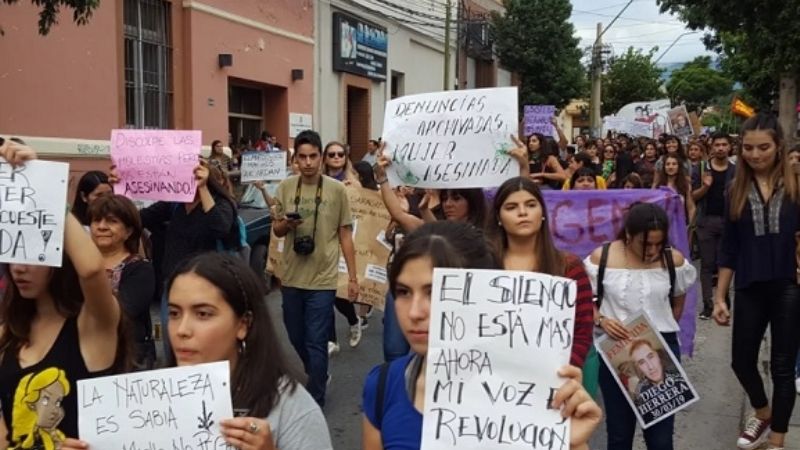 Marcha en repudio de femicidios