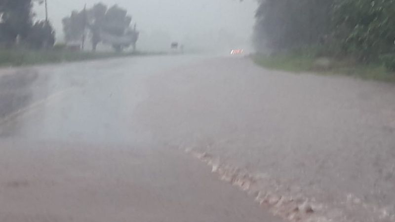 Se registran fuertes lluvias en el Este provincial