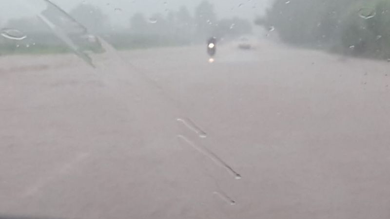 Se registran fuertes lluvias en el Este provincial