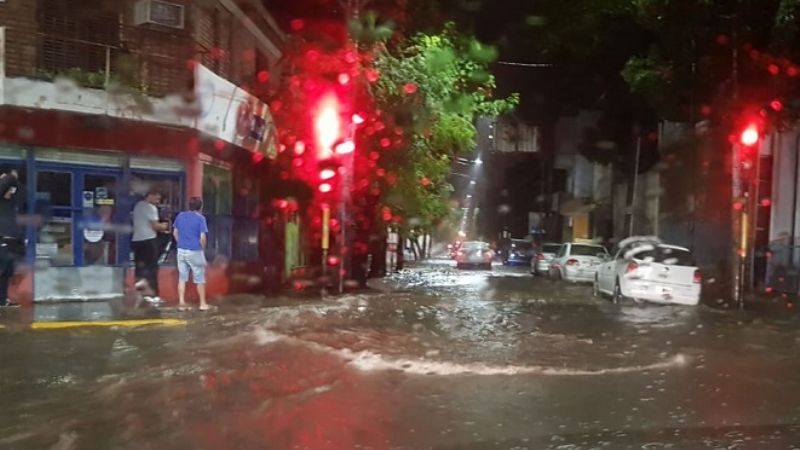 Lluvia torrencial causó problemas en el Valle Central