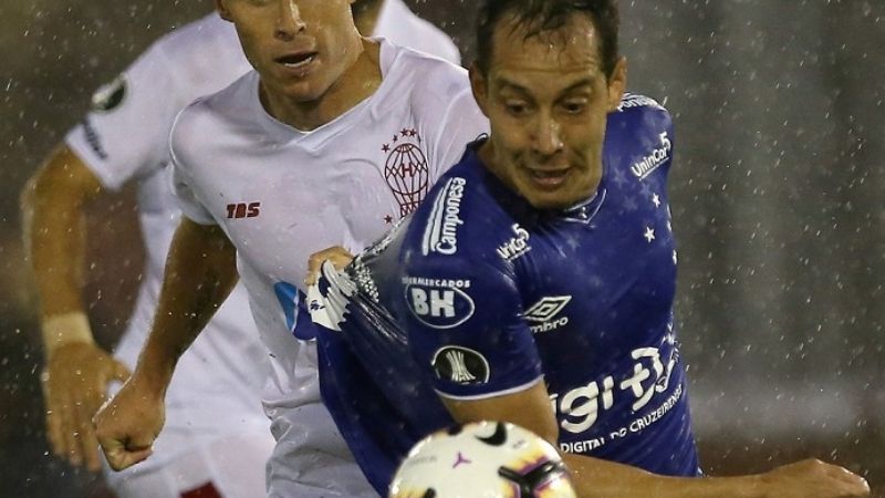 Huracán va por un milagro frente a Gremio, en Porto Alegre