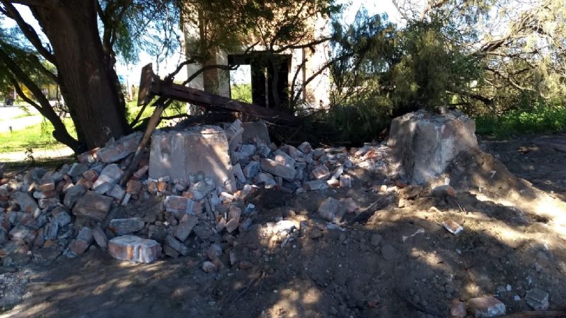 Demolieron la casilla de los disturbios y muertes