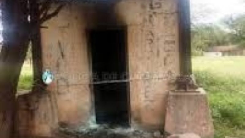 Demolieron la casilla de los disturbios y muertes
