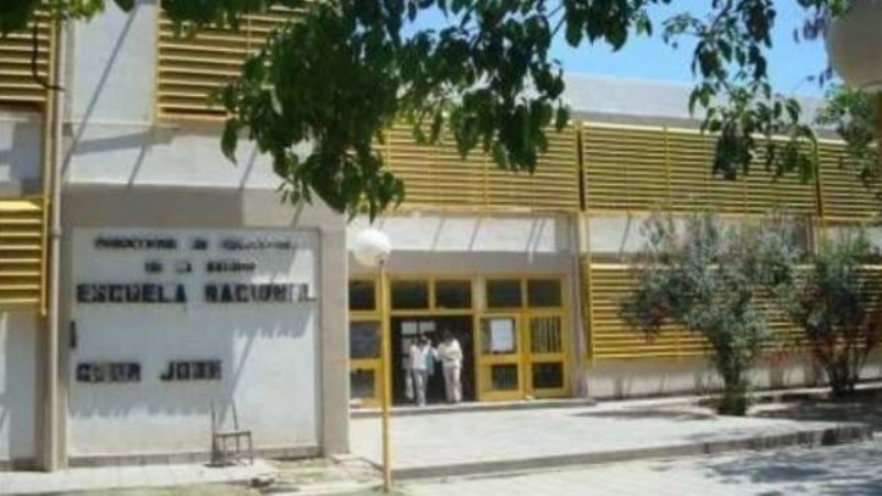 Impiden trabajar en las refacciones de la escuela “Gobernador José Cubas”