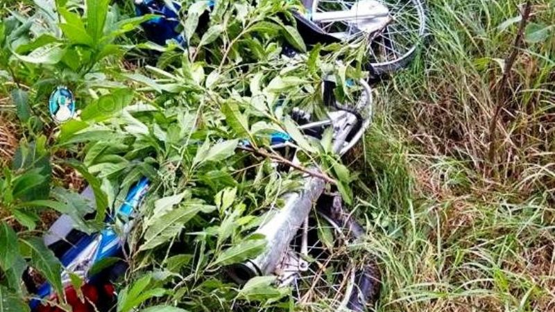 En un baldío, encuentran una moto robada en el centro