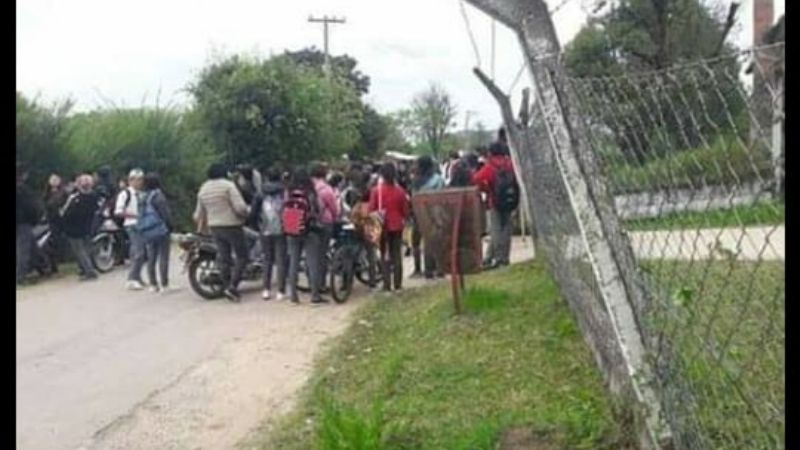 Alumnos de escuela rural piden transporte