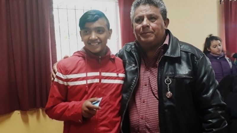 Gómez entregó 300 abonos estudiantiles