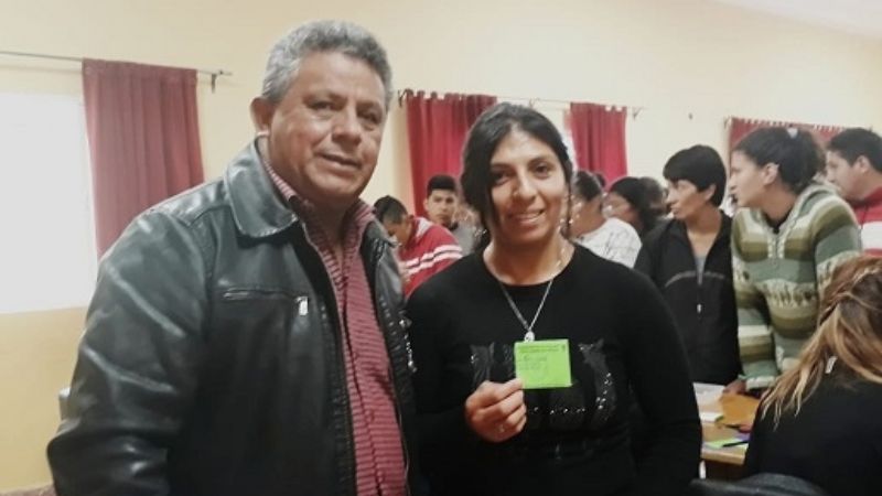 Gómez entregó 300 abonos estudiantiles