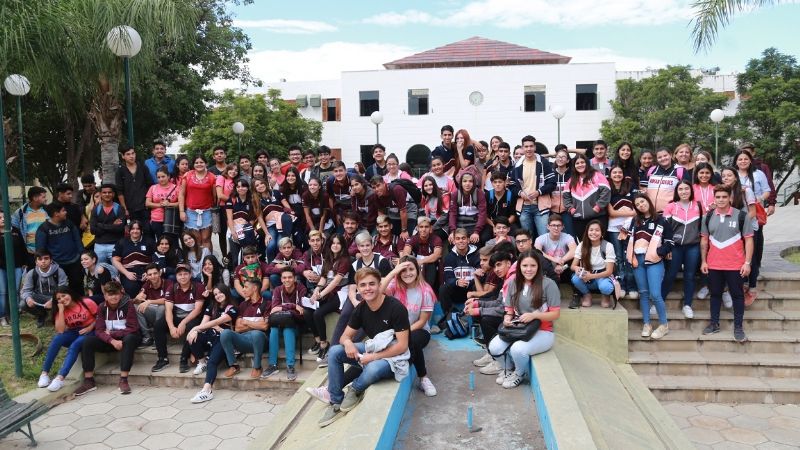 Visita de alumnos a la UNCA