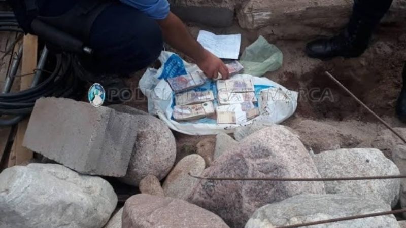Encuentran $47.000 que estaban enterrados