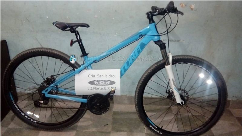 Adolescentes vendían una bicicleta robada en Facebook