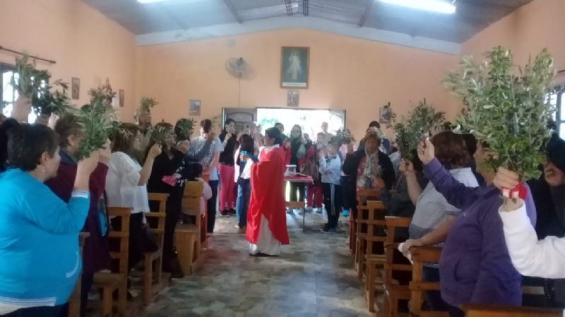 Celebración del Domingo de Ramos en comunidades de El Alto