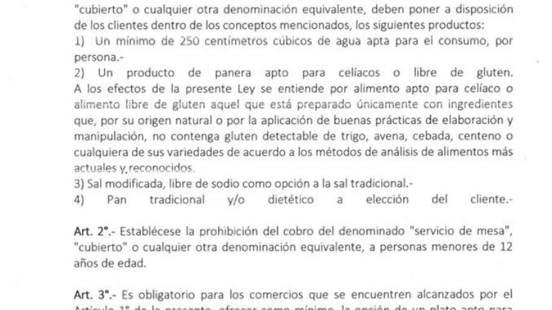 Buscan regular el cobro del “cubierto” en locales de comida