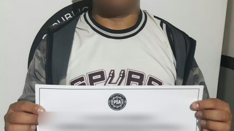 Detienen a conocido cantante cuando transportaba droga al sur