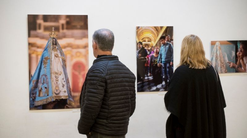 Muestra fotográfica sobre la Virgen del Valle en Las Juntas
