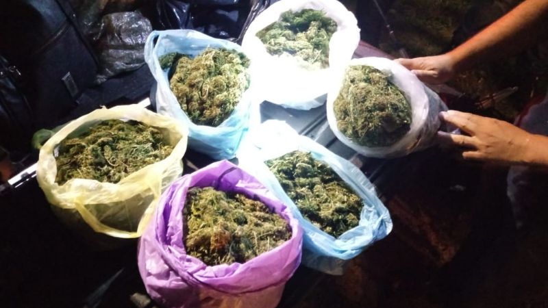 Secuestran una camioneta que trasladaba droga